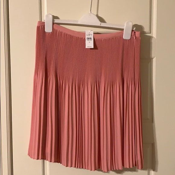 LOFT Dresses & Skirts - NWT Loft pink skirt LOFT Dresses & Skirts - NWT Loft pink skirt